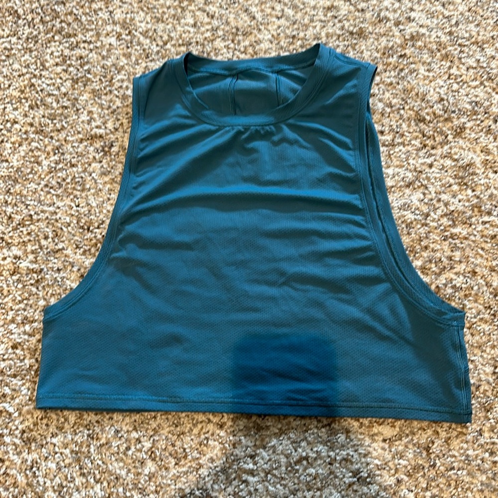 Lululemon crop tank top.  No size tag.  Fits like a 0-2
